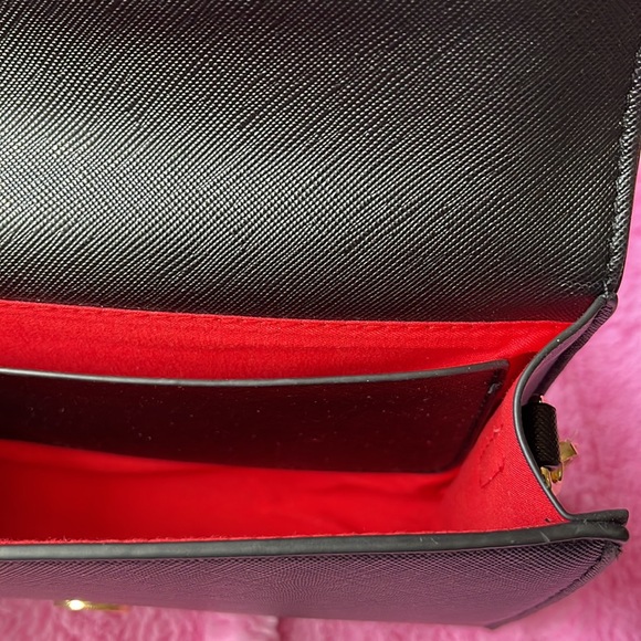 NWT Marilyn Monroe Crossbody with gold chain - Picture 11 of 14